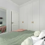 Апартаменты Cozy Gieysztora Wilanow By Renters *